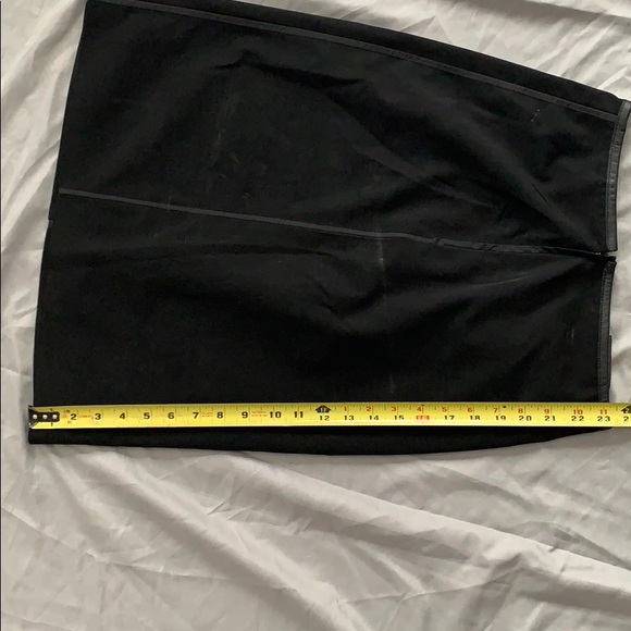 Authentic PRADA Skirt with Leather Lining - Picture 9 of 9